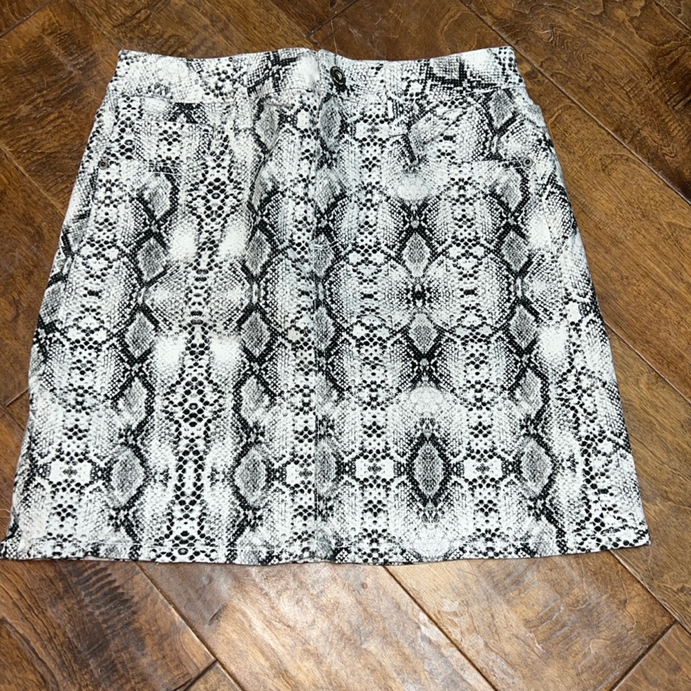 Arizona jean co snake print skirt